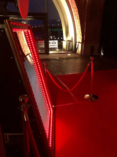 FlashFotka – Fotobudka | Fotolustro